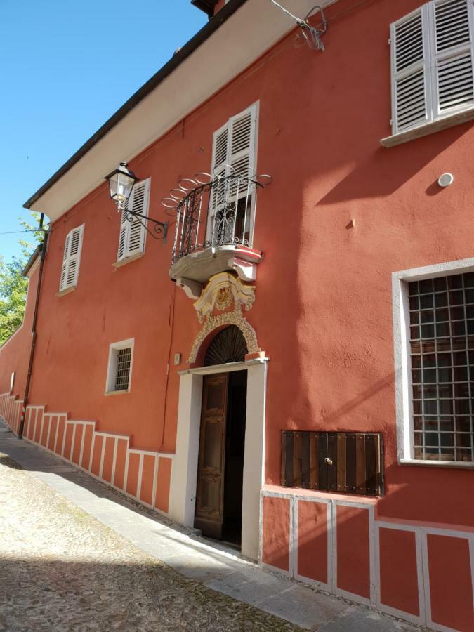 Aparthotel La Rocca Di Efisio Costigliole d'Asti Exteriér fotografie